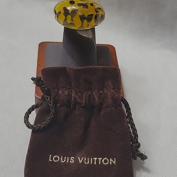 LOUIS VUITTON RESIN INCLUSION RING EUC - Picture 4 of 9